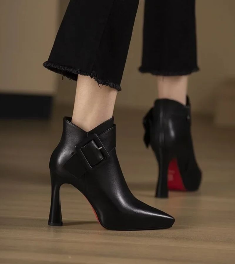 Claudine | Eleganckie botki na obcasie z efektowną klamrą