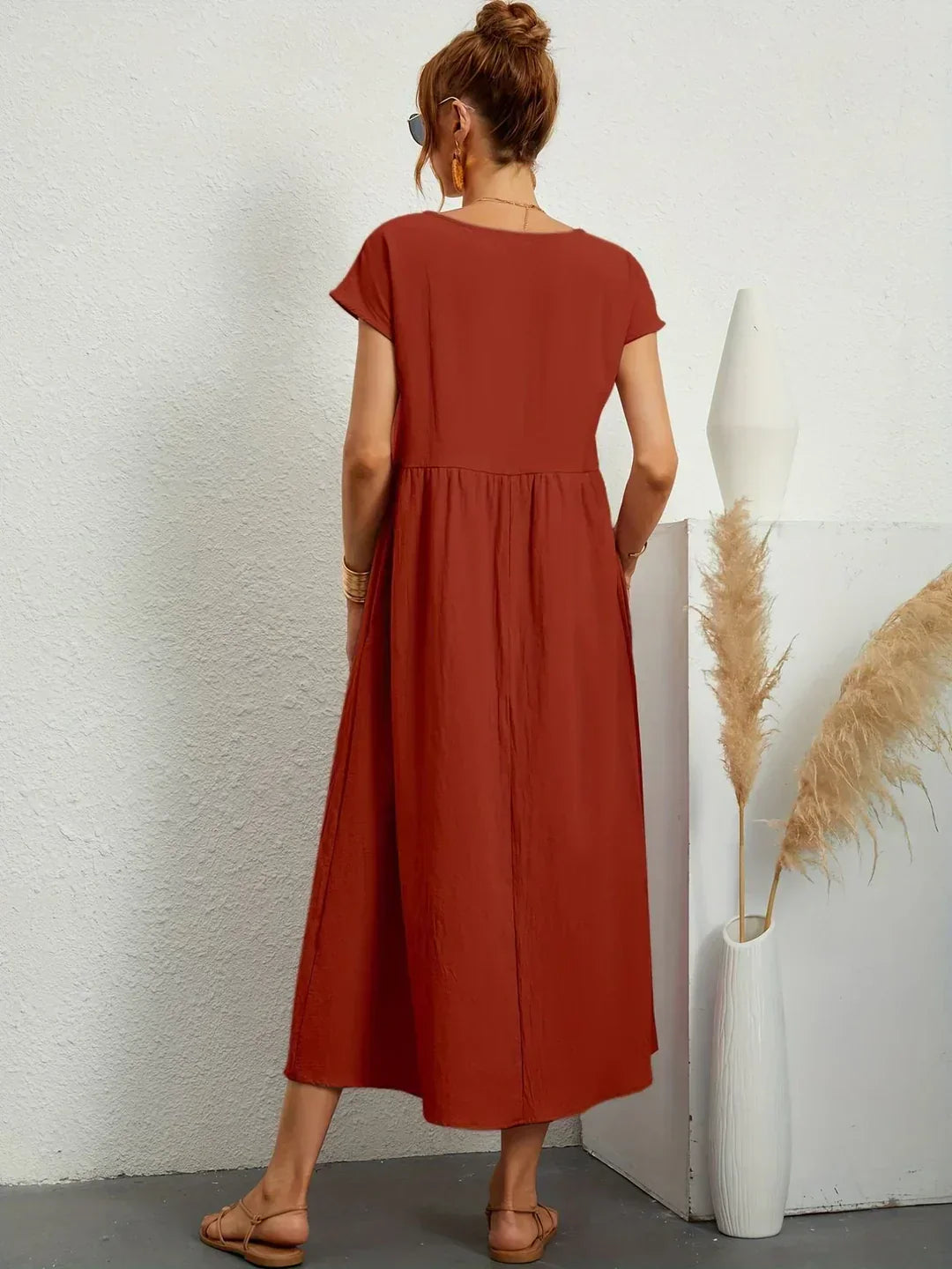 Gabrielle™ — Elegancka, midi sukienka o swobodnym kroju