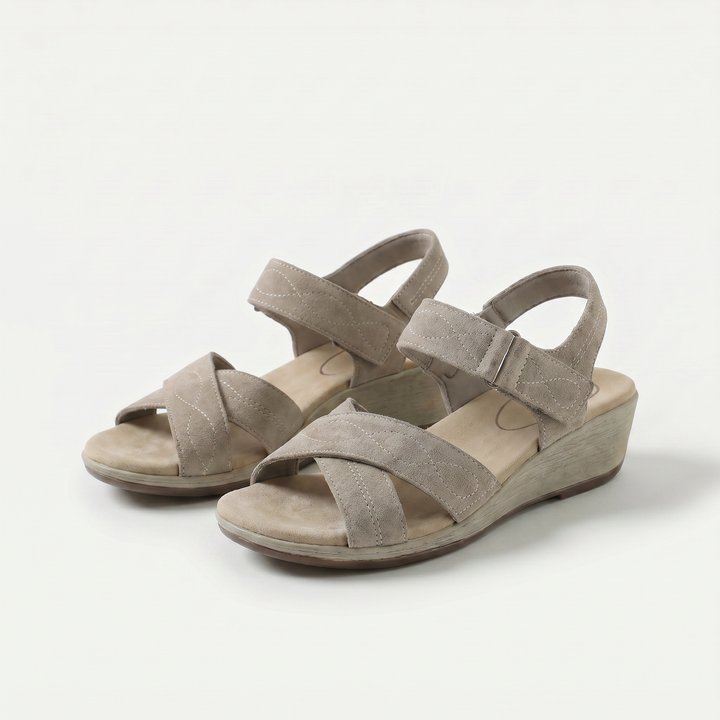 Holly – Ciepła elegancja w delikatnym taupe